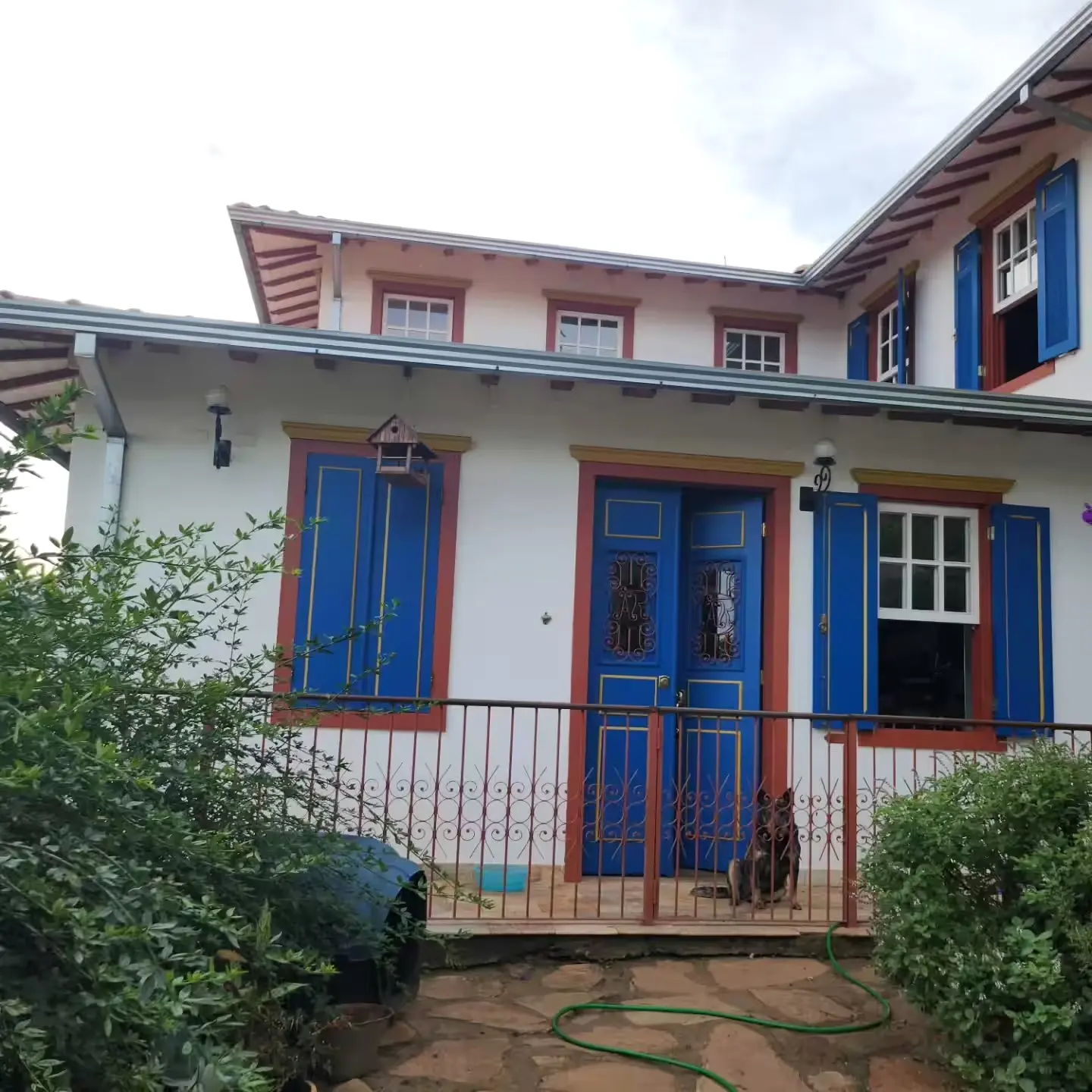 Garden frontage